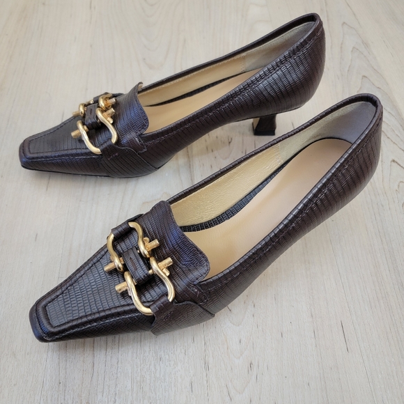 Heals - Picture 3 of 7